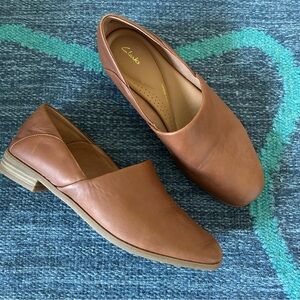 Barely worn! Clarks Pure Belle Dark Tan Leather Loafers